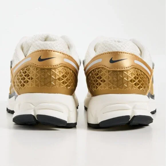 Nike Zoom Vomero 5 Gold Sneakers Trainers - Picture 5 of 9